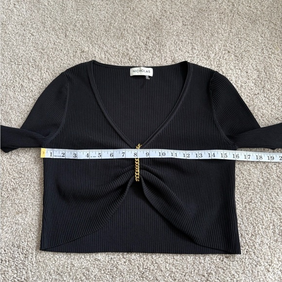 NICHOLAS black rib knit v neck gold chain detail cropped long sleeve top Medium - Picture 10 of 14